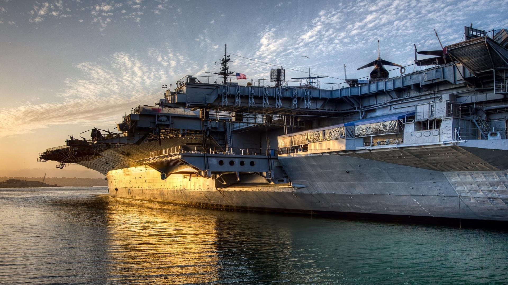 随机球队战略调整：教练宣布新的战术方向，球员布置战术