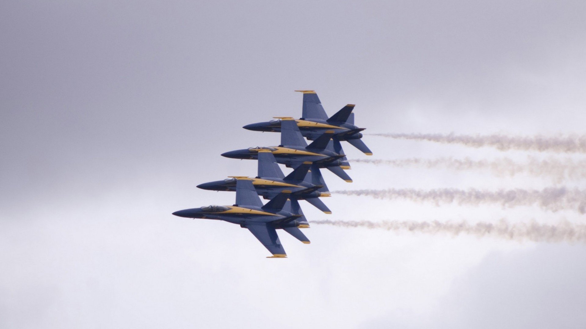 随机法国队遭遇惨败，欧预赛形势变得严峻，法国欧预赛成绩