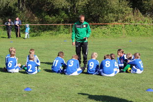 随机国足比赛失误前战术布置追踪分析，国足总结失败 低估对手