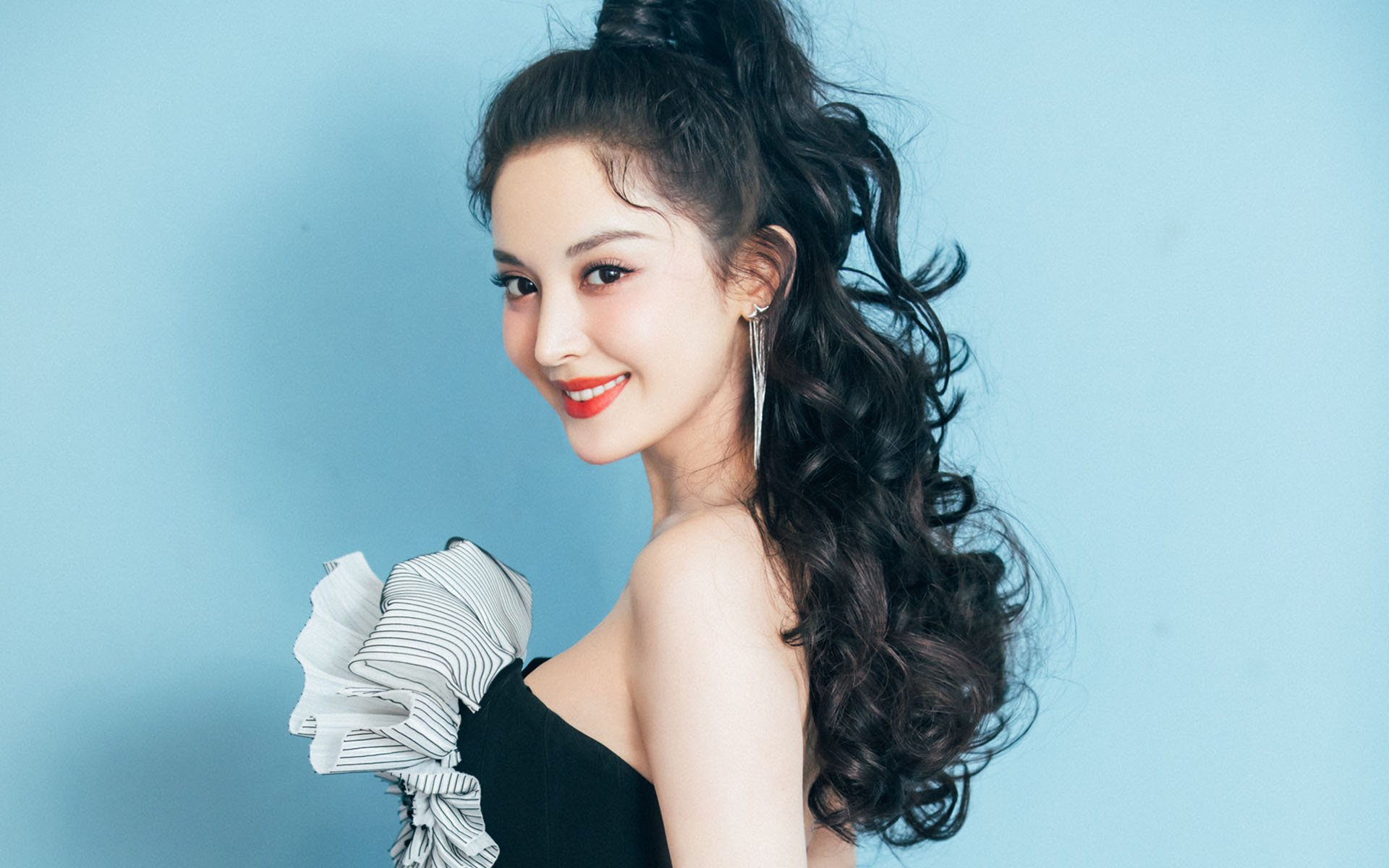 达米恩·麦肯齐：全黑队的进攻大师，巧妙的传球和突破让对方防不胜防